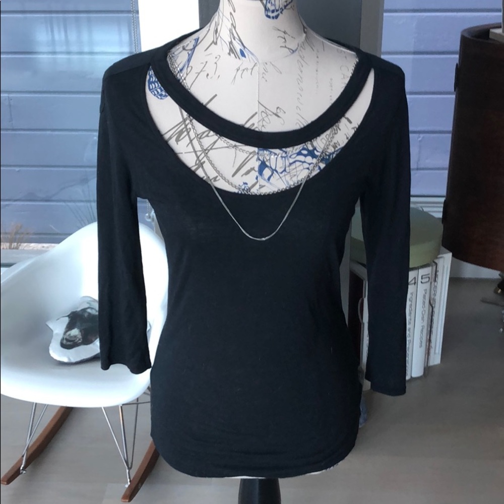 Super soft black t-I shirt with chain feature